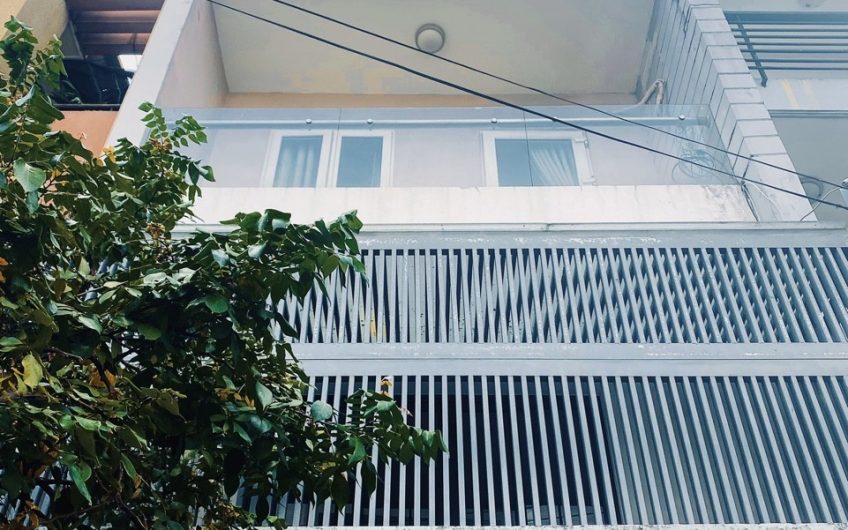 Cho thuê nhà mặt tiền Nguyễn Văn Công giá 19 triệu,đúc 4,5 tấm,DT 175m2