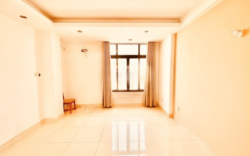 Cho thuê nhà mặt tiền Nguyễn Văn Công giá 19 triệu,đúc 4,5 tấm,DT 175m2